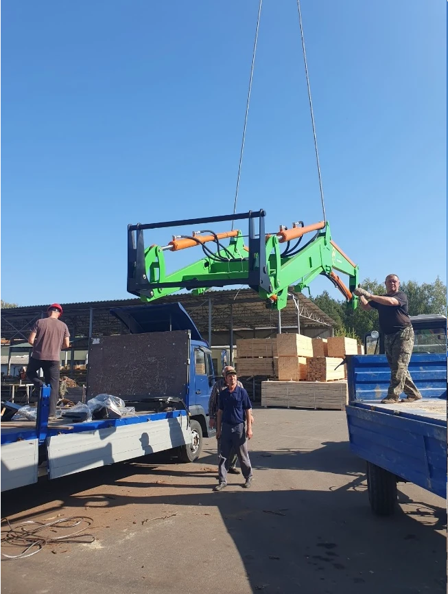 Виготовлення та поставка навантажувача Добрянській селищній раді